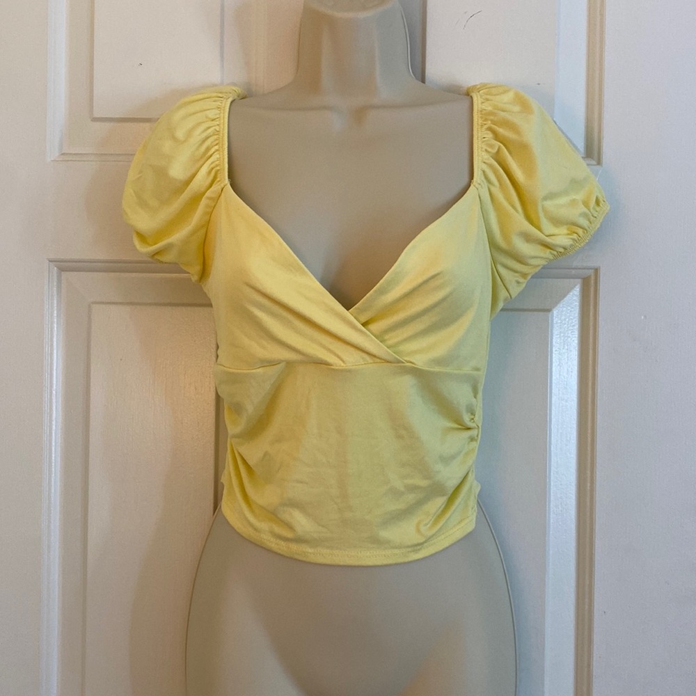 Light yellow puff sleeve top